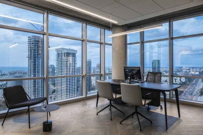 办公室｜室内环境优越还能俯瞰全景，现在律所装修也开始内卷了吗？